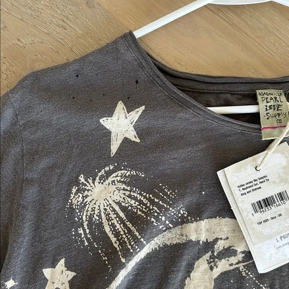 Magnolia Pearl Black and White Dolphin T-Shirt - Picture 4 of 5